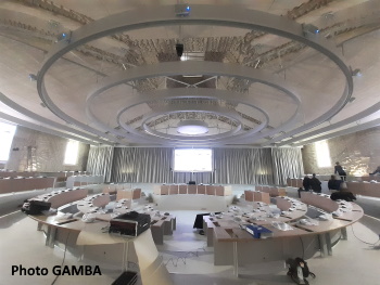Hémicycle hôtel de région ORLEANS.jpg